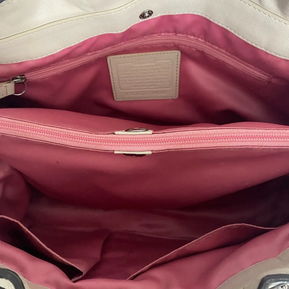 Coach Pebble Stone Leather Purse Medium bag. - Picture 5 of 9